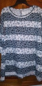 Honeyme 3/4 length sleeves top XL